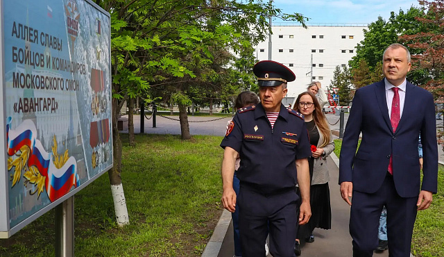 В столичном главке Росгвардии прошла встреча с ведущим Евгением Поповым