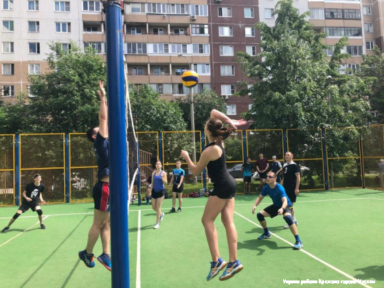 День защиты детей, 1 июня никогда не был и не является выходным, но именно в этот день стартует любимая пора школьников — летние каникулы, пора активного отдыха и досуга, пора спортивных соревнований, конкурсов, концертов и других развлекательных мероприя