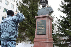 В московском ОМОН «Авангард» почтили память первого командира отряда 